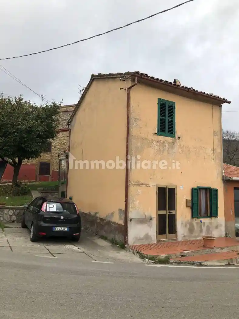 Casa indipendente in vendita a Castell'Azzara
