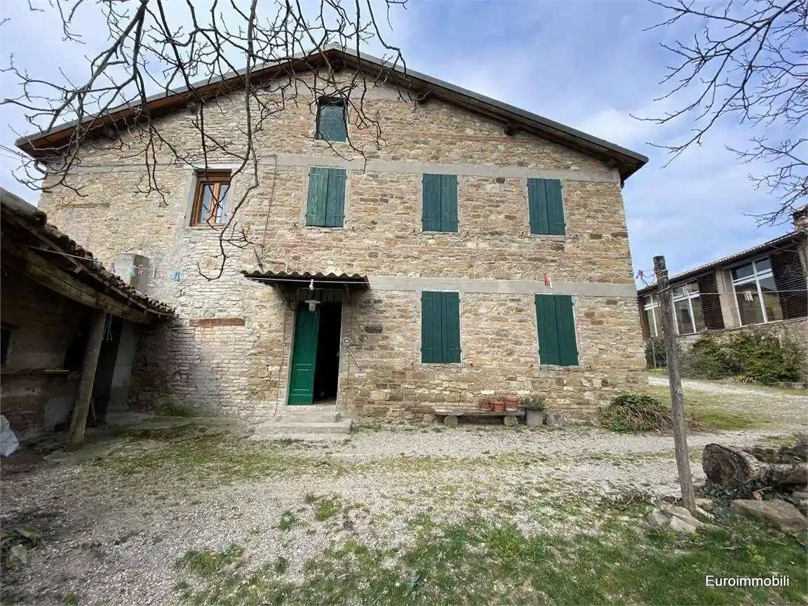 Casa indipendente in vendita a Neviano degli Arduini