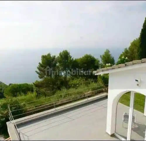 Villa in vendita a Ameglia