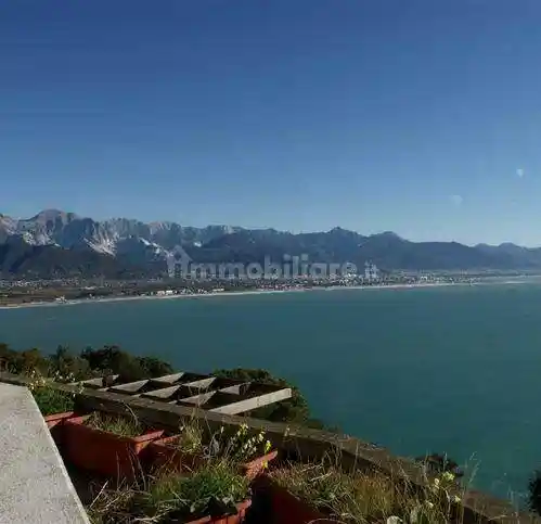 Appartamento in vendita a Ameglia