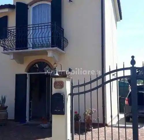 Villa in vendita a Ameglia