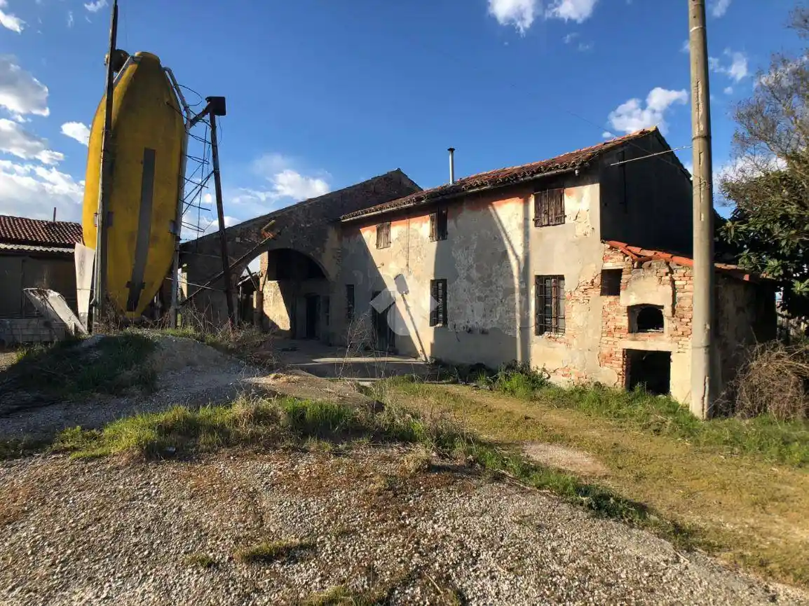 Rustico - Casale in vendita a Castelbelforte