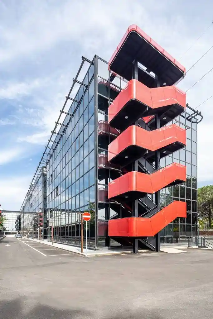 Palazzo - Edificio in Affitto - foto 2