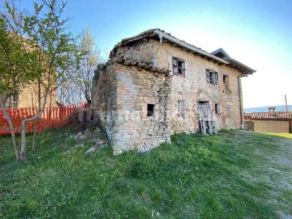Rustico - Casale in vendita a Castelvetro di Modena