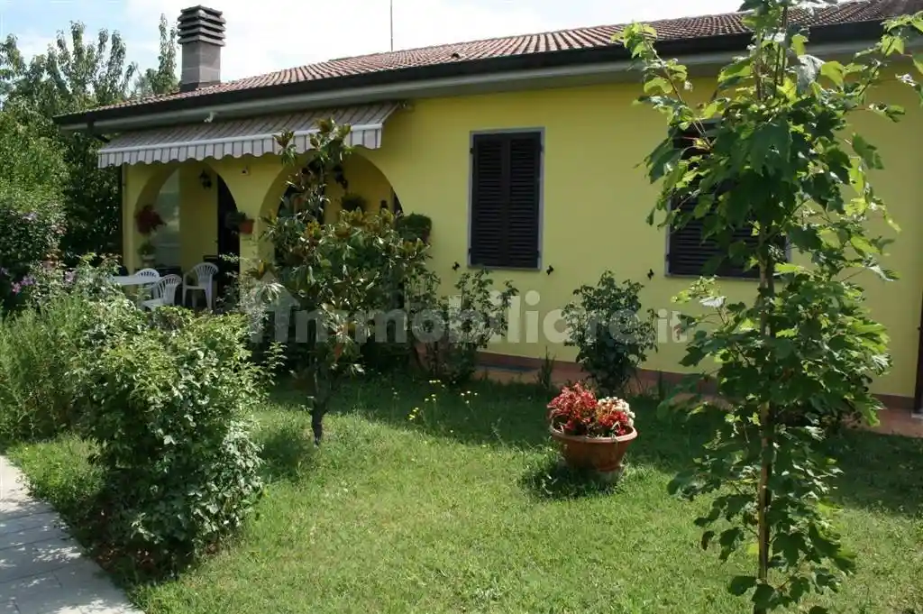 Villa in vendita a Tortona