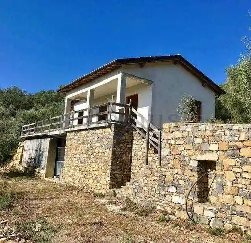 Villa in vendita a Diano San Pietro