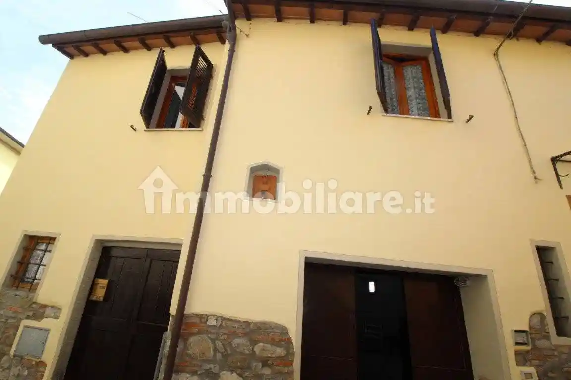 Casa indipendente in vendita a Montevarchi