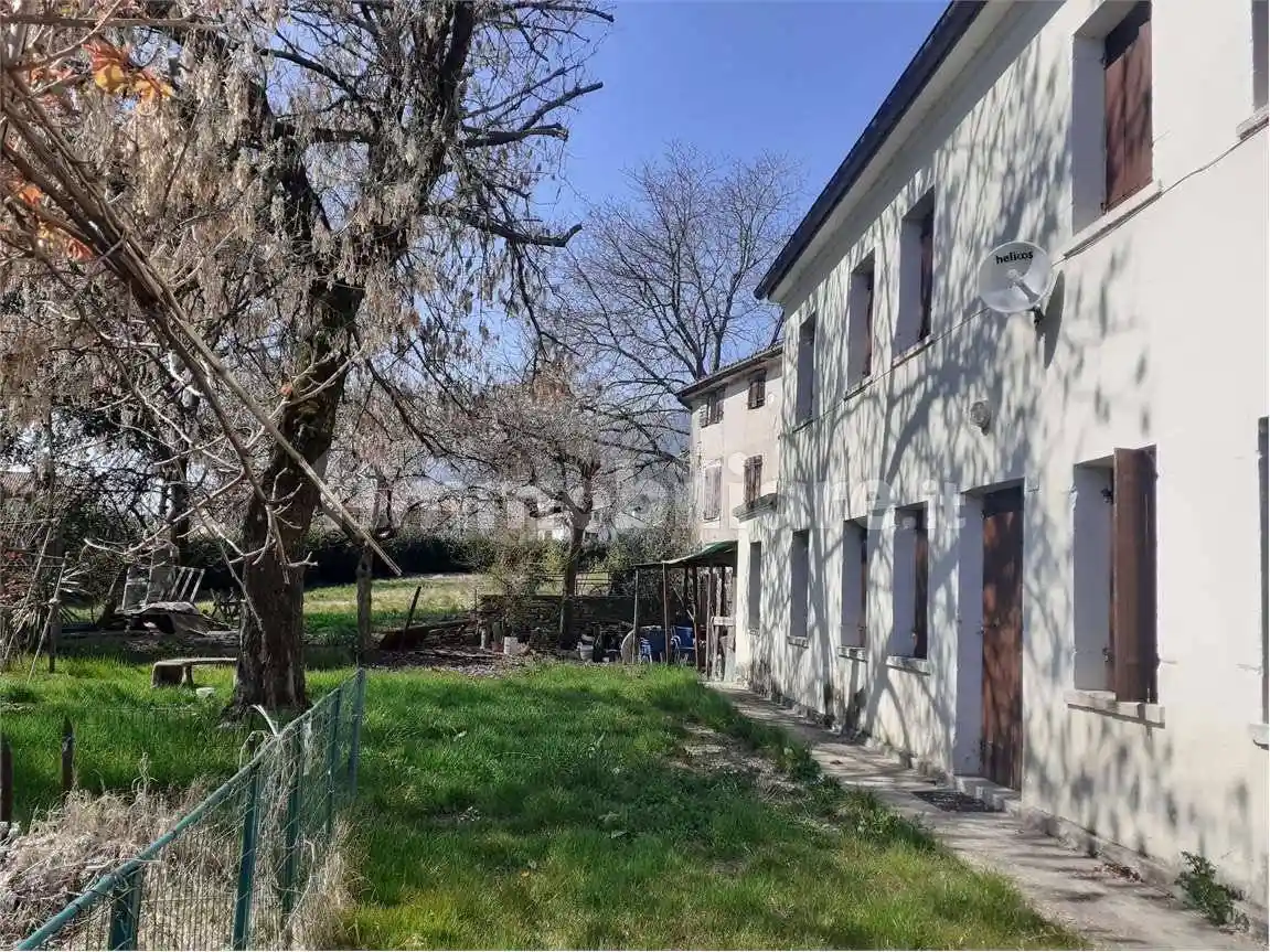 Rustico - Casale in vendita a Cavaso del Tomba