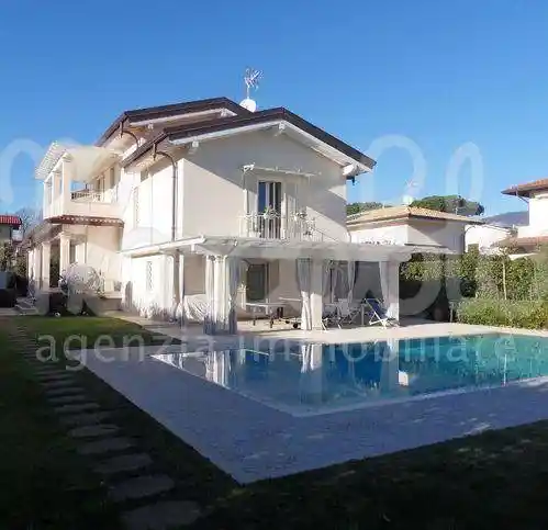 Villa in vendita a Forte dei Marmi