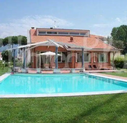 Villa in vendita a Forte dei Marmi