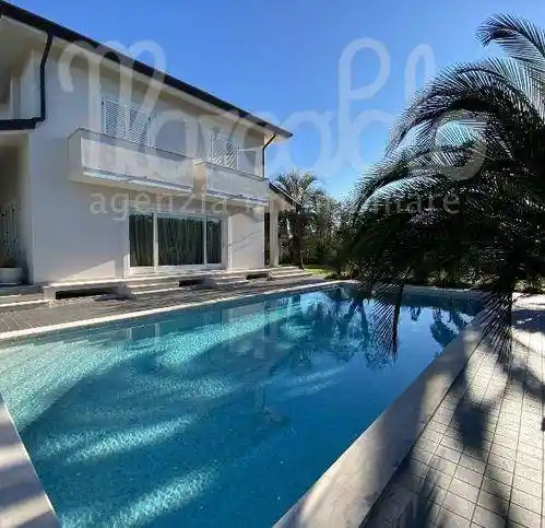 Villa in affitto a Forte dei Marmi