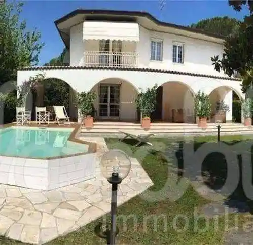 Villa in affitto a Forte dei Marmi