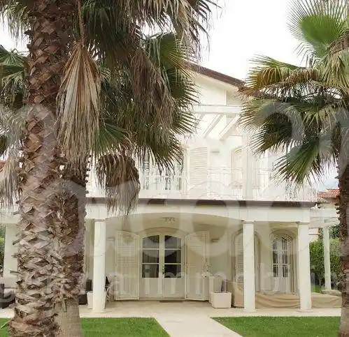 Villa in affitto a Forte dei Marmi