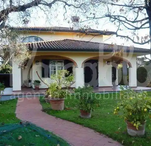 Villa in vendita a Forte dei Marmi
