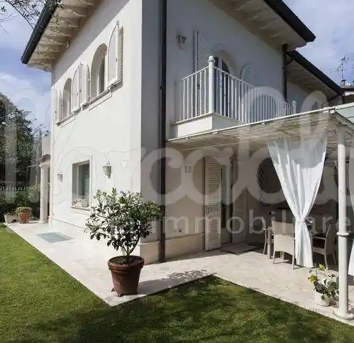 Villa in affitto a Forte dei Marmi