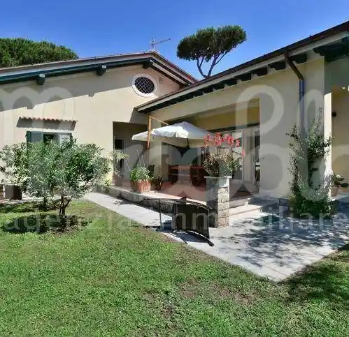 Villa in vendita a Forte dei Marmi