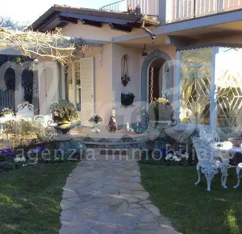 Villa in vendita a Forte dei Marmi