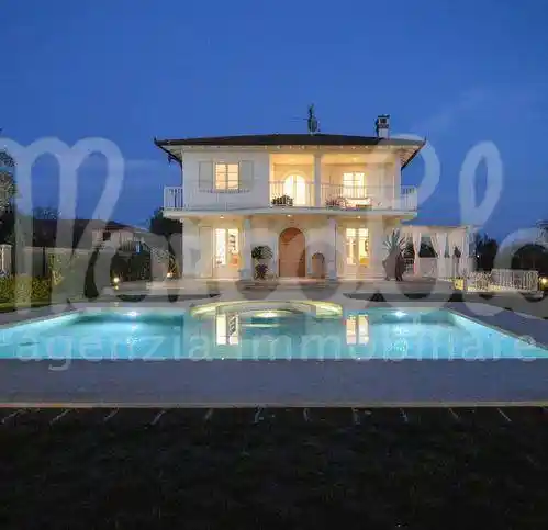 Villa in vendita a Pietrasanta