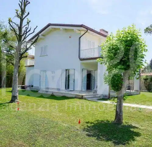 Villa in vendita a Forte dei Marmi
