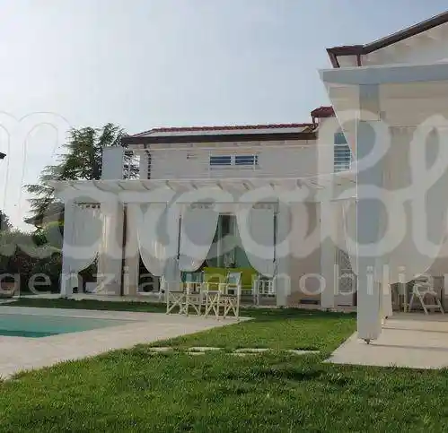 Villa in vendita a Forte dei Marmi
