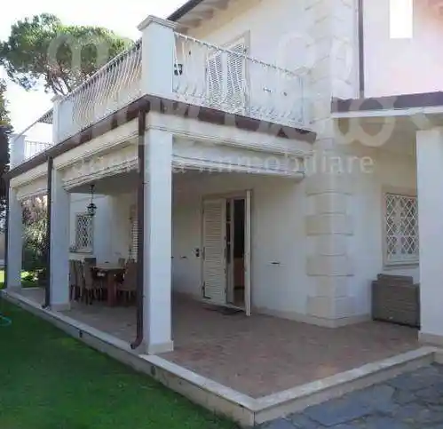 Villa in vendita a Forte dei Marmi