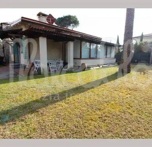 Villa in vendita a Forte dei Marmi