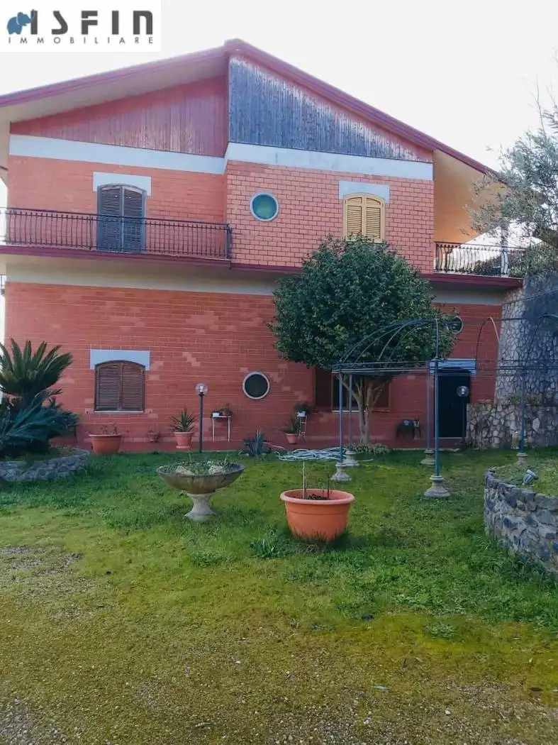 Villa in vendita a Cosenza