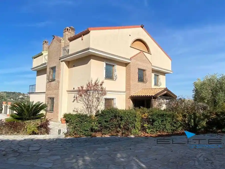 Villa unifamiliare, ottimo stato, 900 m², Spoltore - foto 3