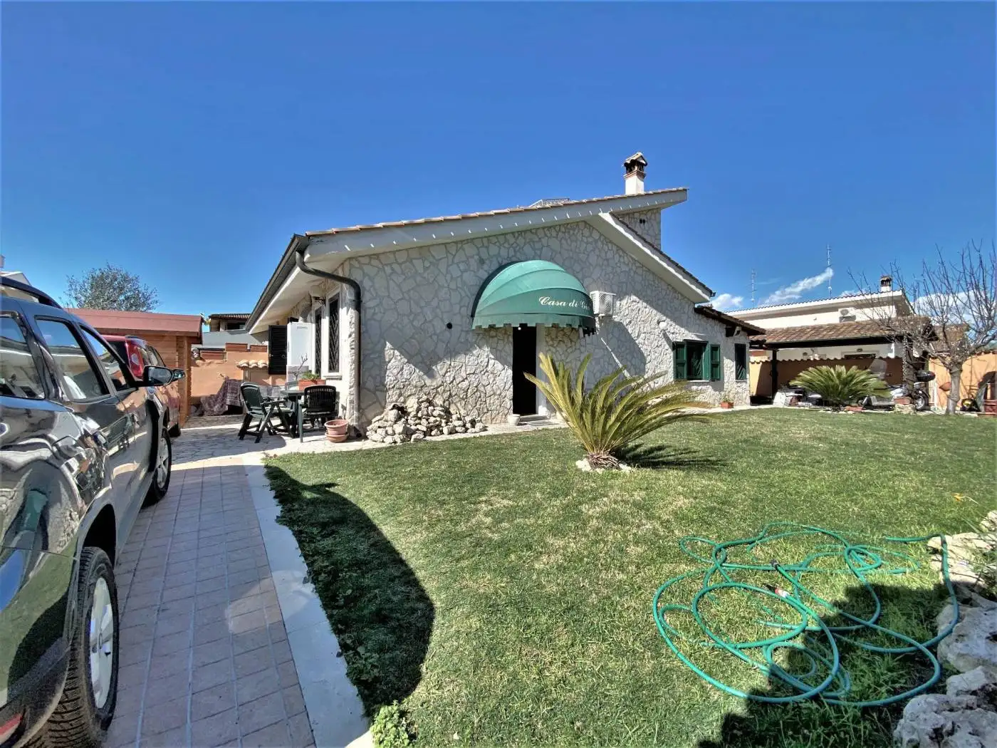 Villa plurifamiliare in vendita a Roma