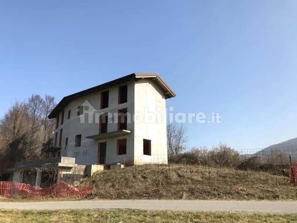 Villa in vendita a Dolzago