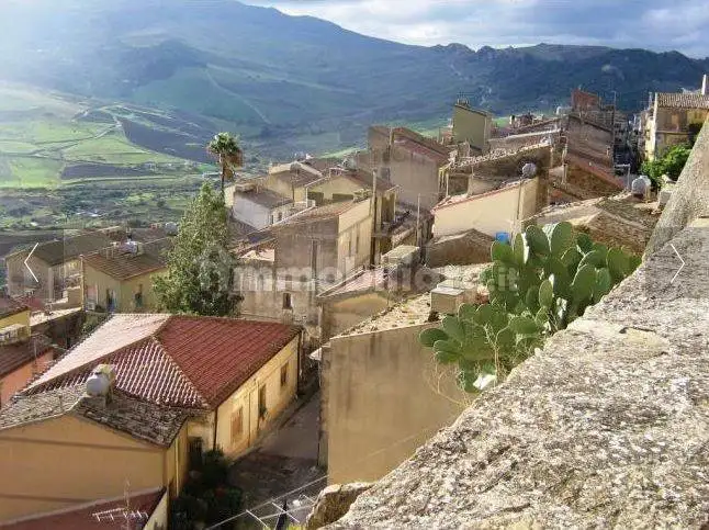 Casa indipendente in vendita a Sperlinga