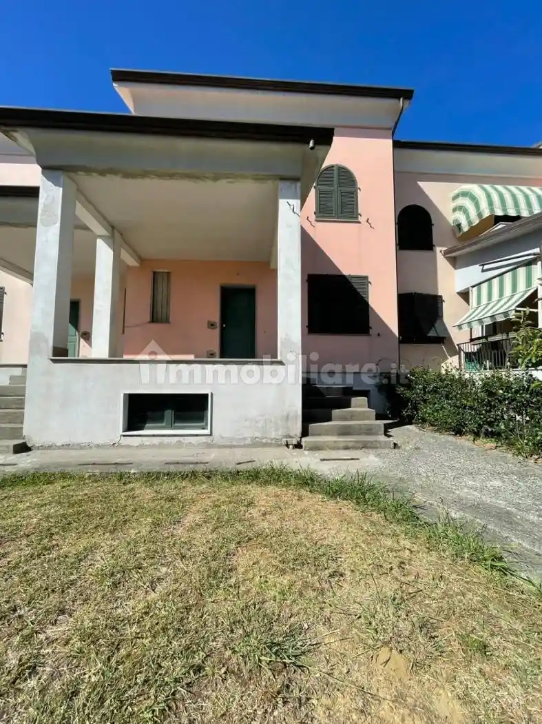 Villetta a schiera in vendita a Bolano