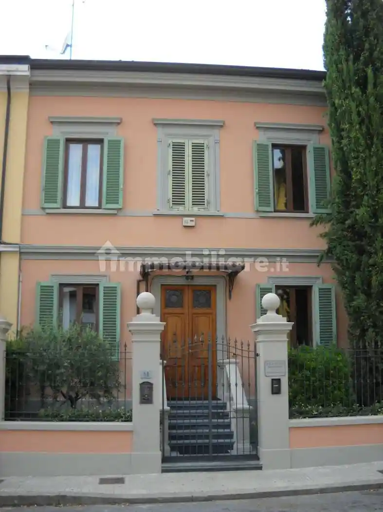 Villa in vendita a Montecatini-Terme