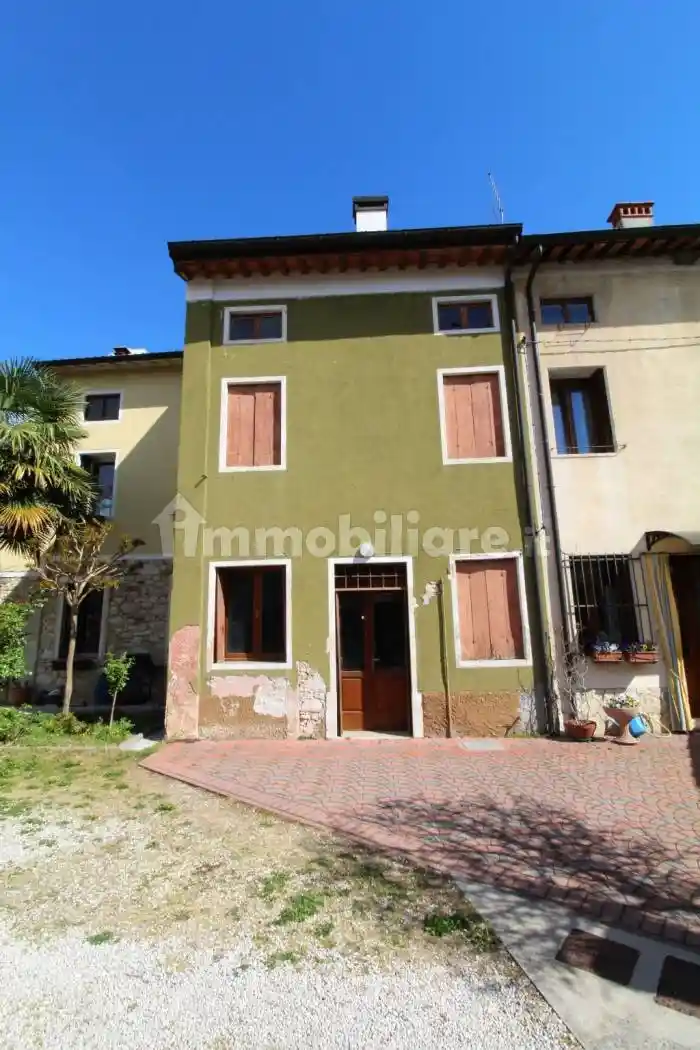 Rustico - Casale in vendita a Montecchio Maggiore