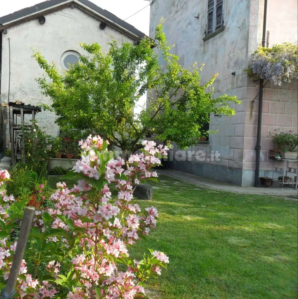 Casa indipendente in vendita a Fresonara