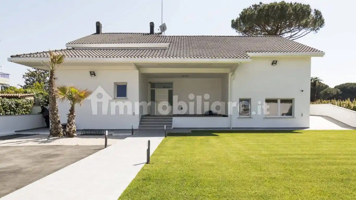 Villa unifamiliare via Stesicoro 10, Axa, Roma - foto 2