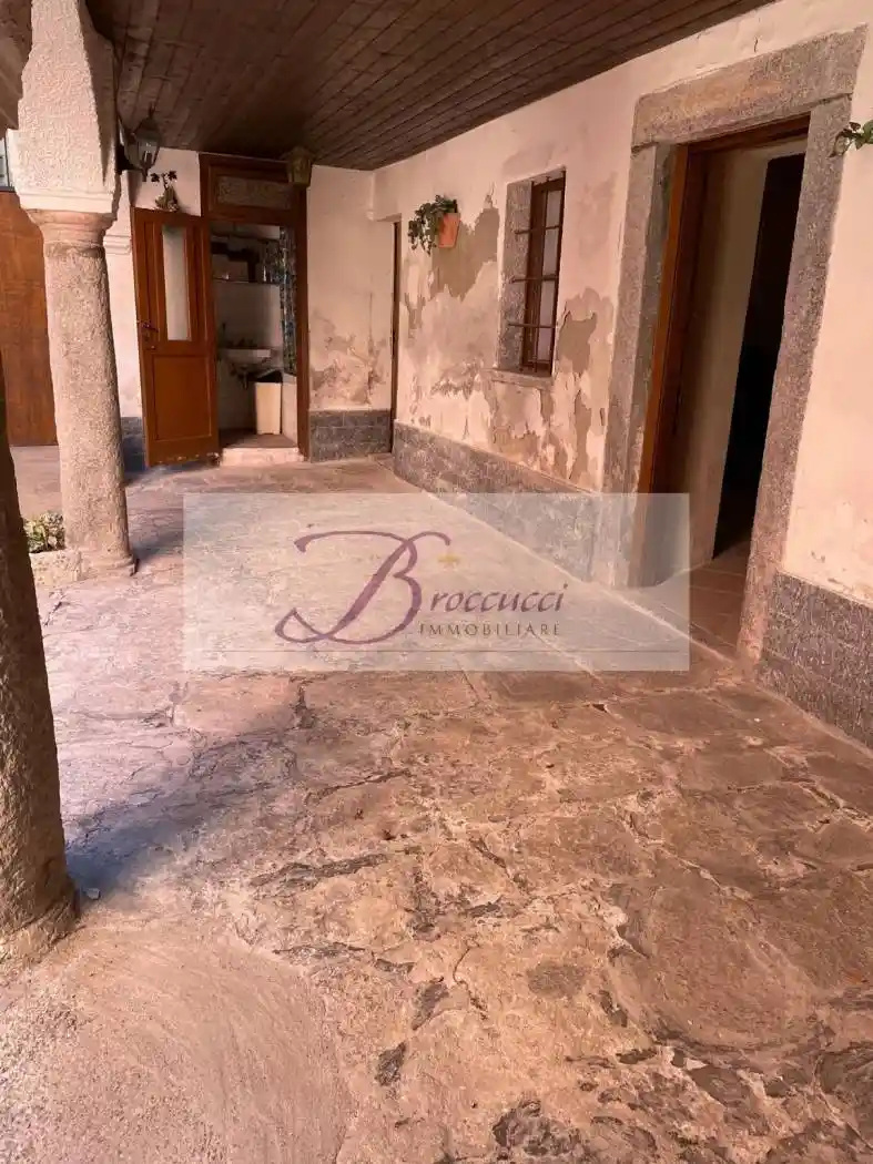 Terratetto unifamiliare 200 m², da ristrutturare, Castello Cabiaglio - foto 3