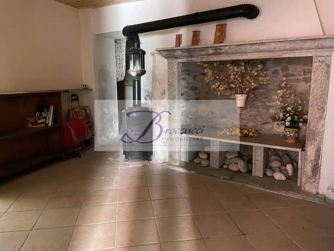 Terratetto unifamiliare 200 m², da ristrutturare, Castello Cabiaglio - foto 4