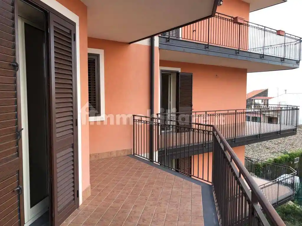 Appartamento in vendita a Camporotondo Etneo