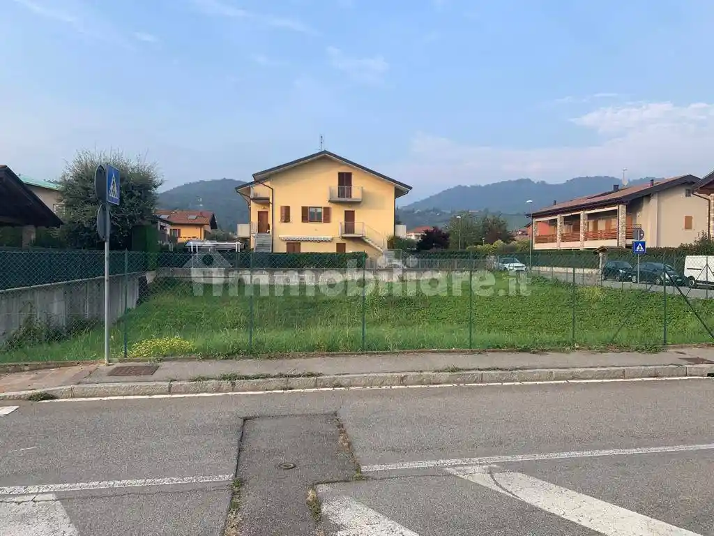 Appartamento in vendita a Scanzorosciate