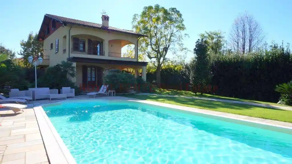 Villa in vendita a Forte dei Marmi