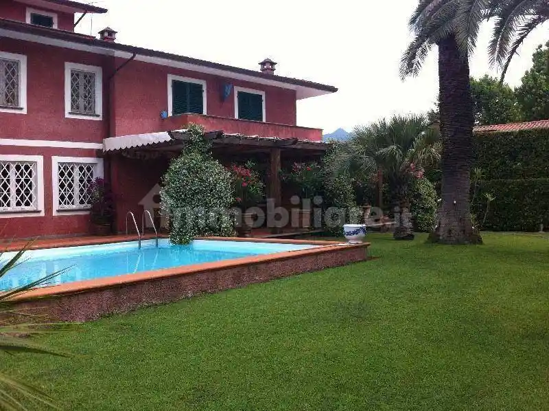 Villa in vendita a Forte dei Marmi