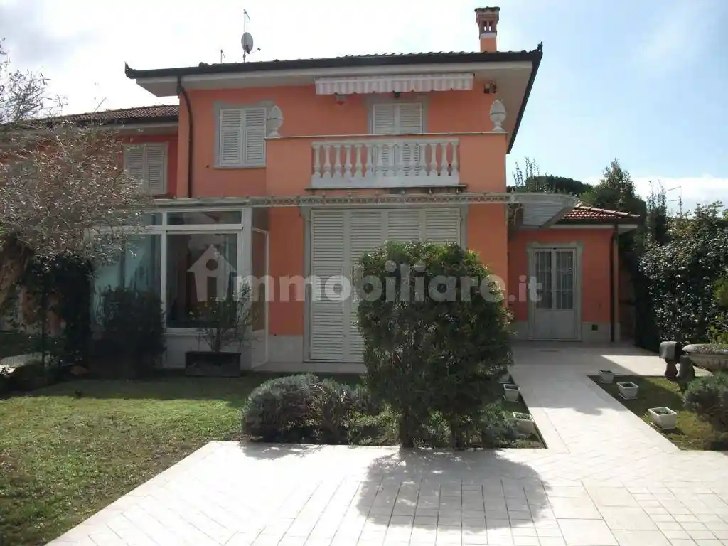 Villa in affitto a Forte dei Marmi