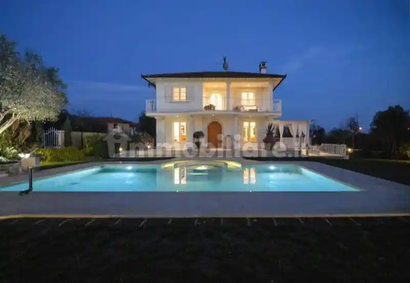 Villa in affitto a Pietrasanta