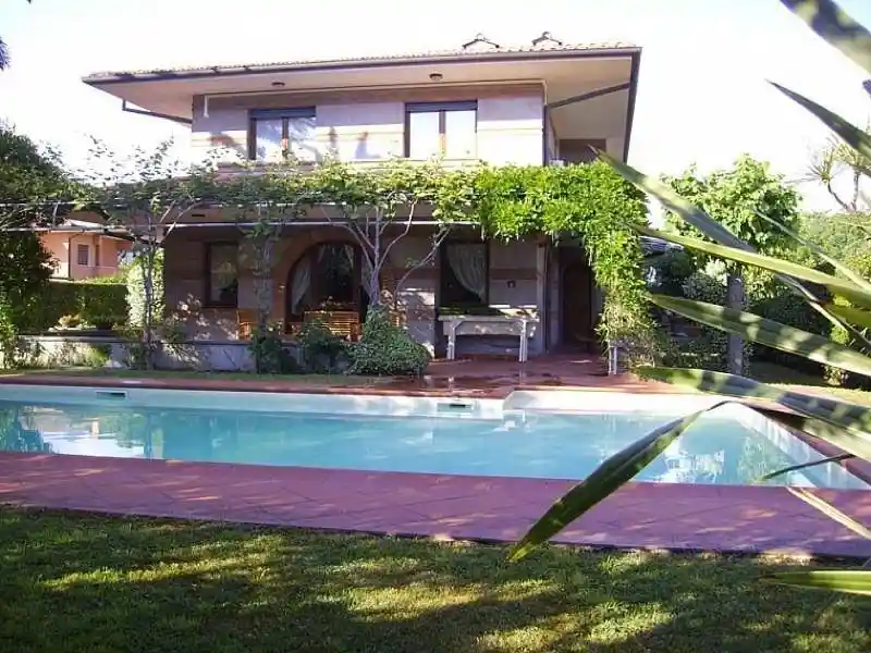 Villa in vendita a Forte dei Marmi