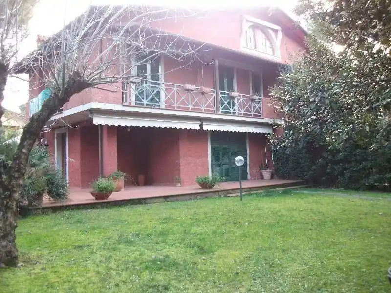 Villa in affitto a Forte dei Marmi