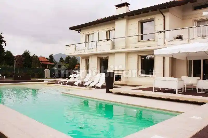 Villa in affitto a Forte dei Marmi