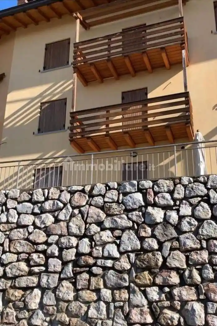 Appartamento in vendita a Costa Serina