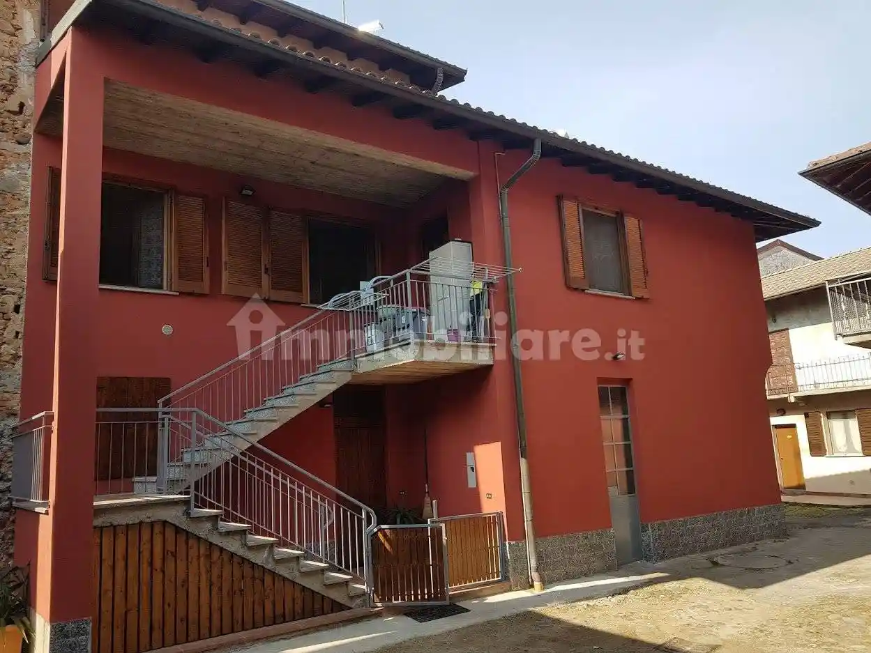 Casa indipendente in vendita a Caronno Varesino