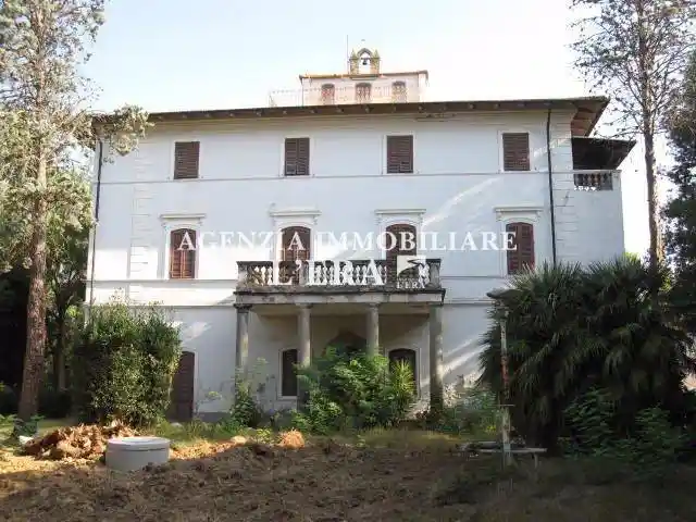 Villa in vendita a Pontedera
